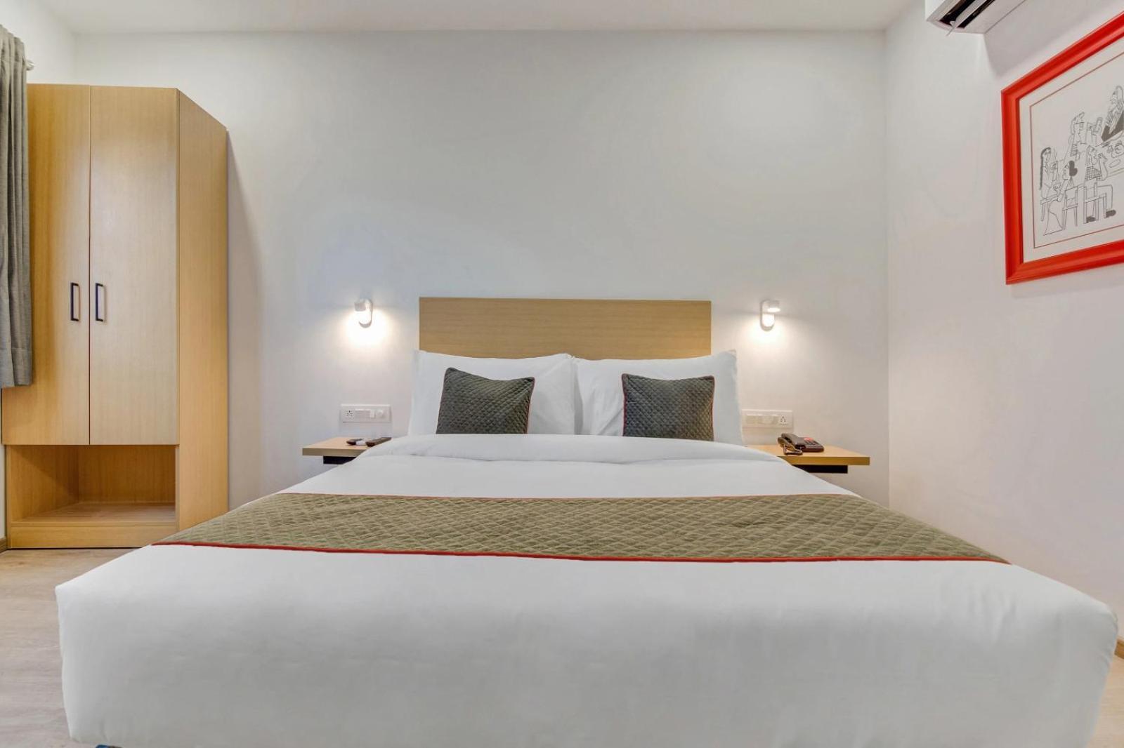 Hotel Grand Ivy Plaza